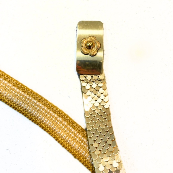 Vintage Gold Stretch Belt with a Floral Clasp One Size - Picture 3 of 5